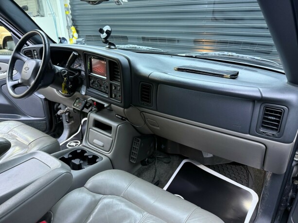 chevrolet-tahoe-bensin-2002-big-10