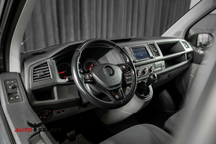 volkswagen-transporter-diesel-2016-big-18