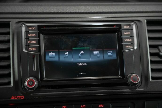 volkswagen-transporter-diesel-2016-big-25