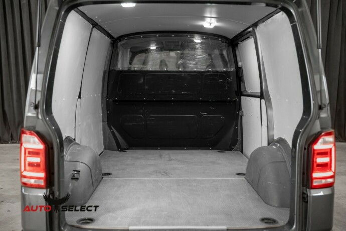 volkswagen-transporter-diesel-2016-big-30