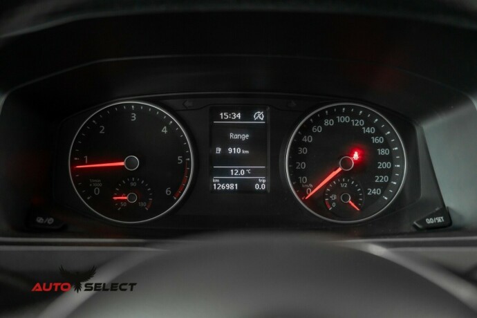 volkswagen-transporter-diesel-2016-big-21