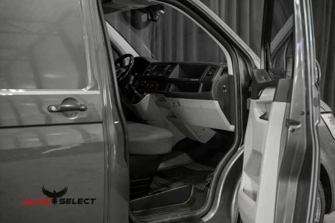 volkswagen-transporter-diesel-2016-big-15