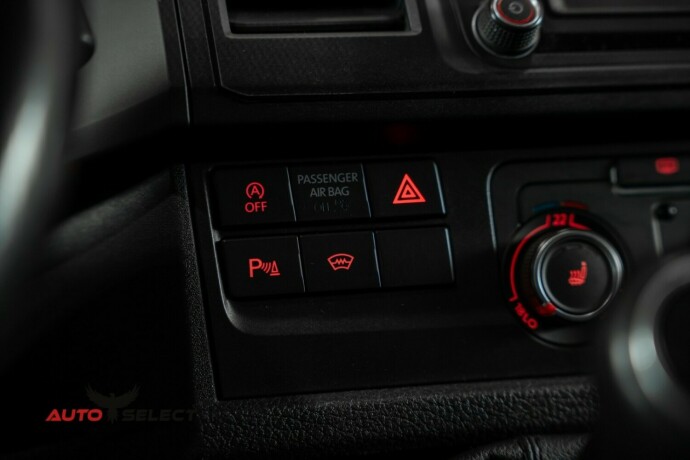 volkswagen-transporter-diesel-2016-big-23