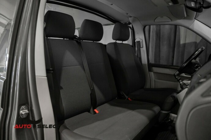 volkswagen-transporter-diesel-2016-big-17