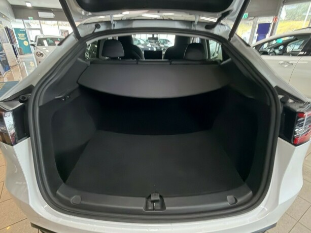 tesla-model-y-elektrisitet-2023-big-25