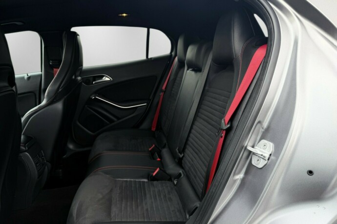 mercedes-benz-gla-bensin-2016-big-34