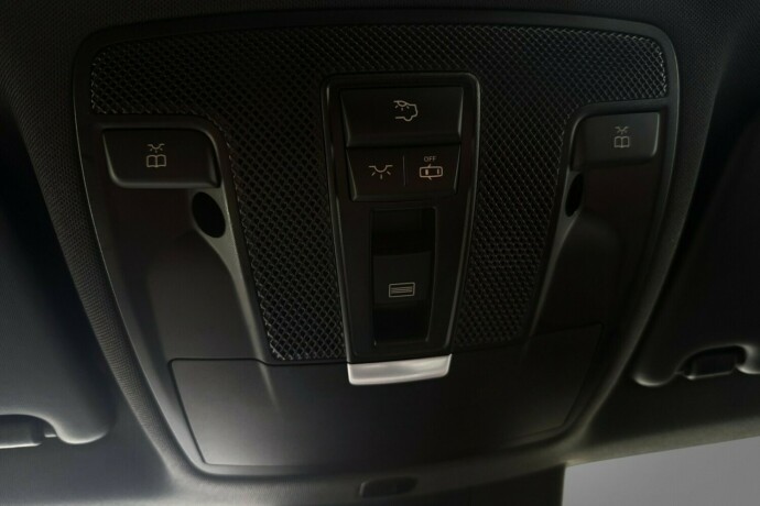 mercedes-benz-gla-bensin-2016-big-17