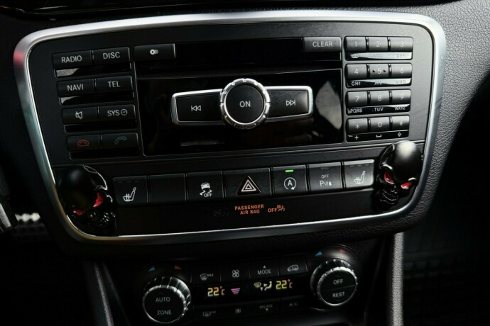 mercedes-benz-gla-bensin-2016-big-29