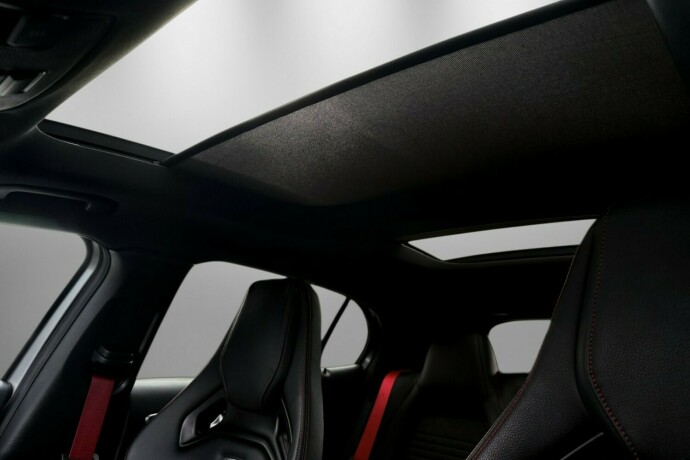 mercedes-benz-gla-bensin-2016-big-16