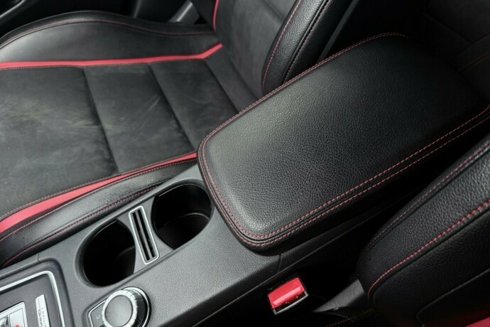 mercedes-benz-gla-bensin-2016-big-32