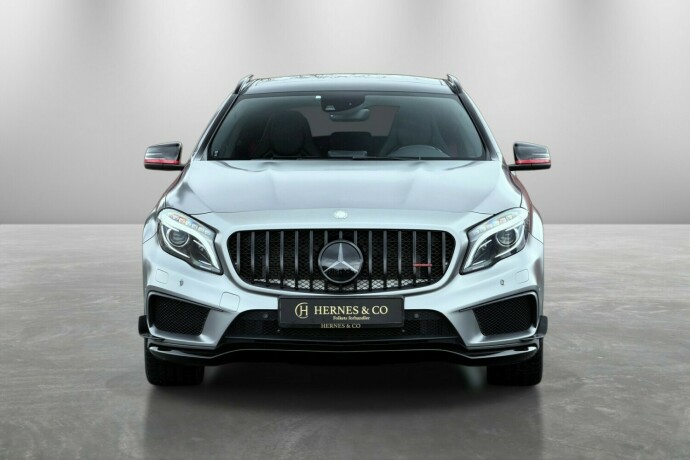 mercedes-benz-gla-bensin-2016-big-3