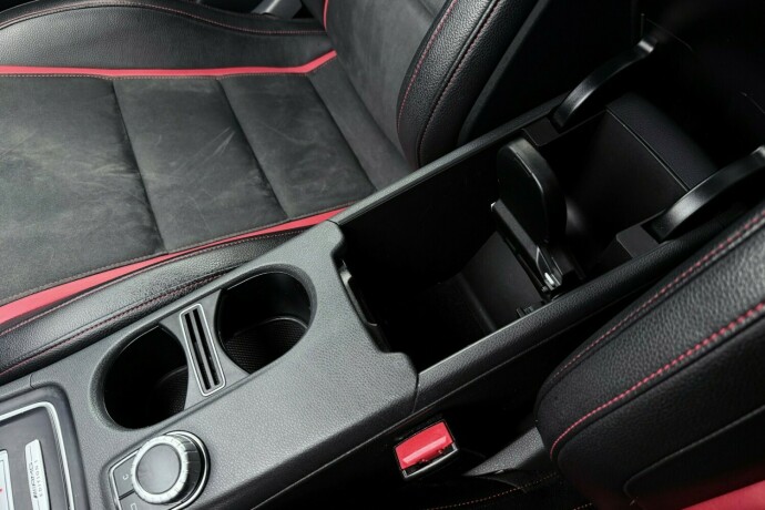 mercedes-benz-gla-bensin-2016-big-33