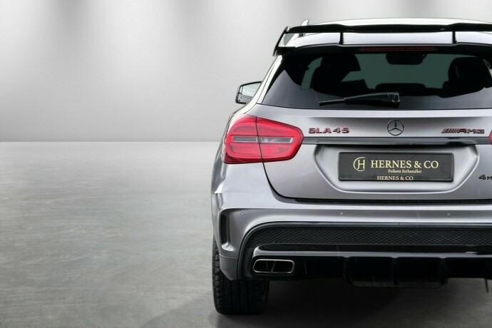 mercedes-benz-gla-bensin-2016-big-9