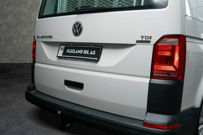 volkswagen-transporter-diesel-2016-big-9