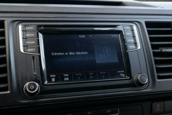 volkswagen-transporter-diesel-2016-big-18