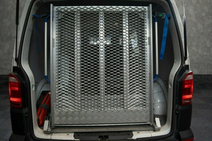 volkswagen-transporter-diesel-2016-big-27