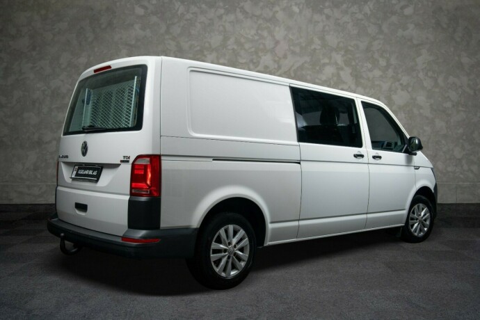 volkswagen-transporter-diesel-2016-big-8