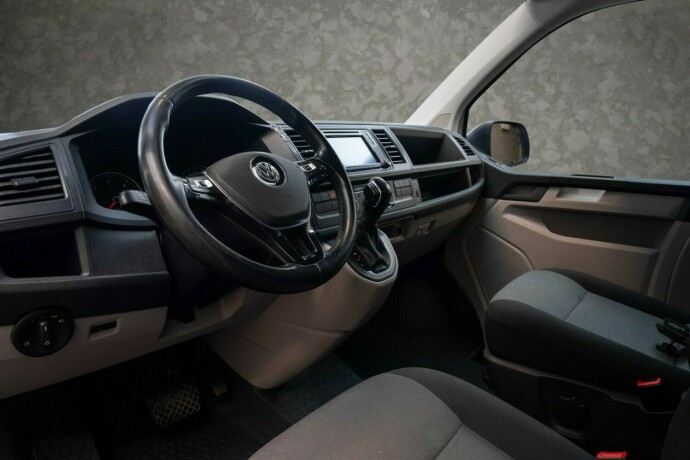 volkswagen-transporter-diesel-2016-big-21