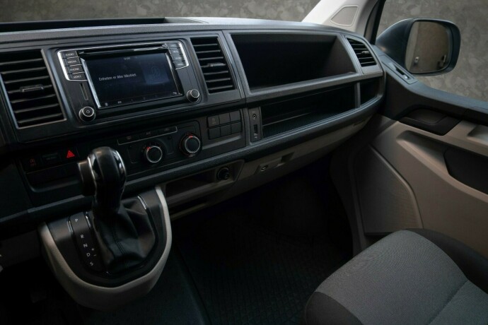 volkswagen-transporter-diesel-2016-big-14