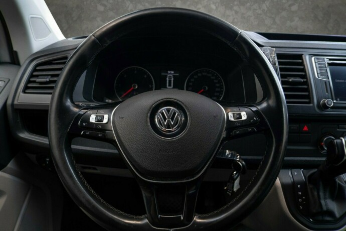 volkswagen-transporter-diesel-2016-big-11