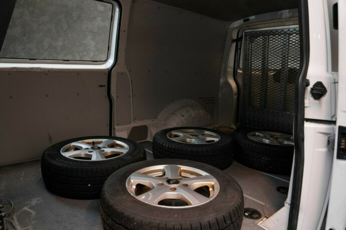 volkswagen-transporter-diesel-2016-big-24