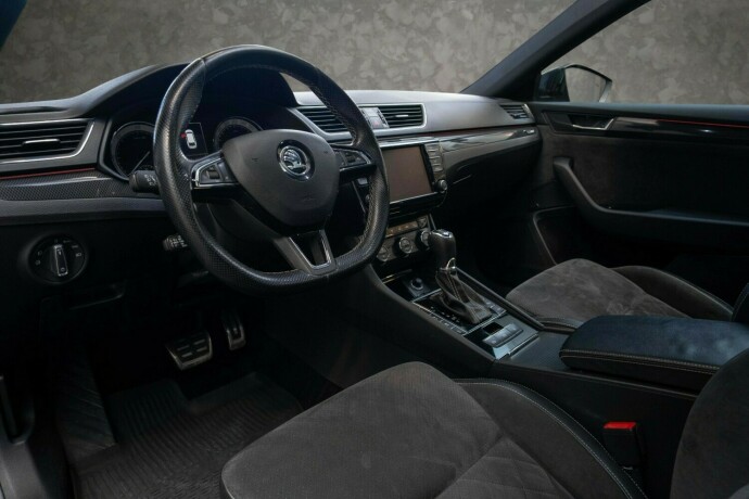 skoda-superb-diesel-2017-big-27