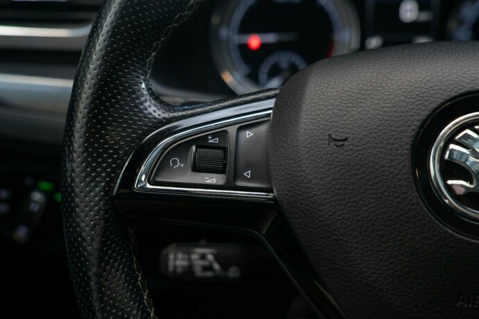 skoda-superb-diesel-2017-big-13