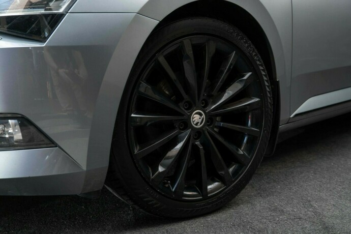 skoda-superb-diesel-2017-big-3