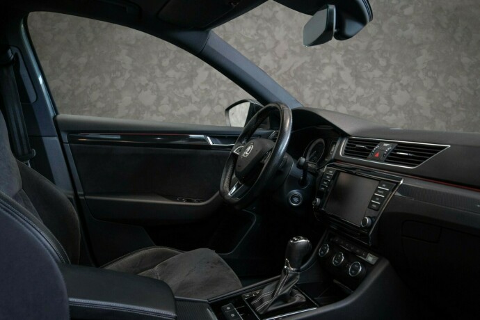 skoda-superb-diesel-2017-big-33