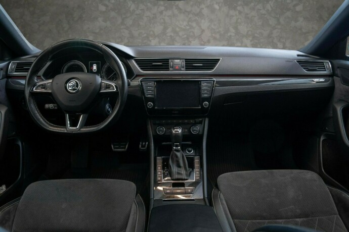 skoda-superb-diesel-2017-big-31