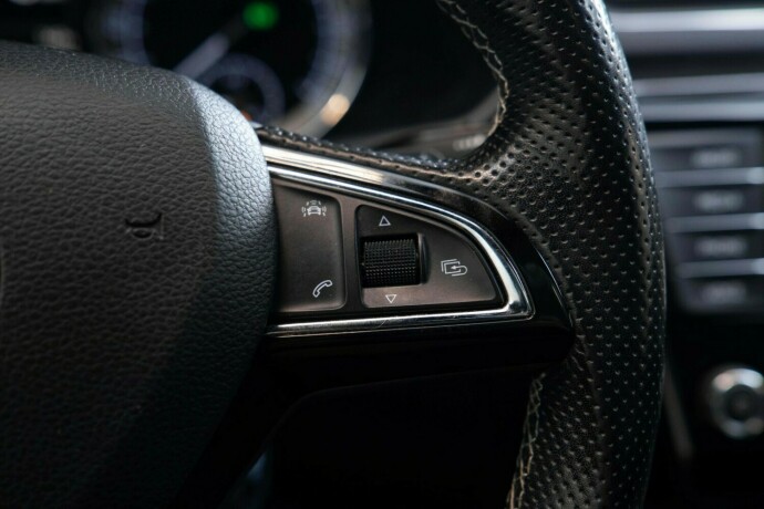 skoda-superb-diesel-2017-big-15