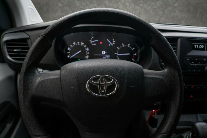 toyota-proace-diesel-2017-big-12