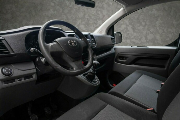 toyota-proace-diesel-2017-big-18