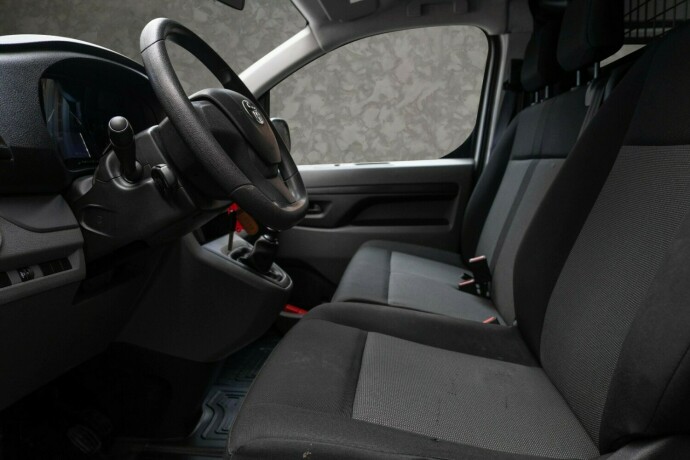 toyota-proace-diesel-2017-big-17