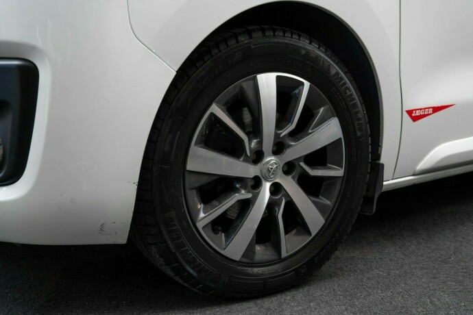 toyota-proace-diesel-2017-big-3