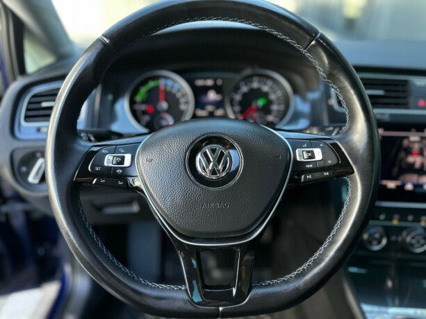 volkswagen-golf-elektrisitet-2019-big-22
