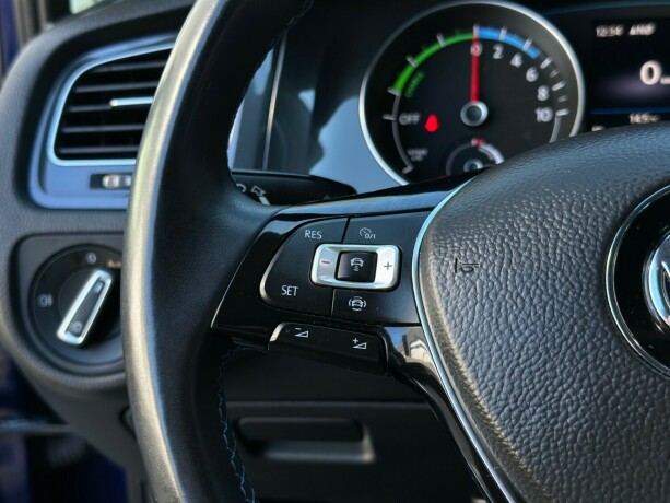 volkswagen-golf-elektrisitet-2019-big-23