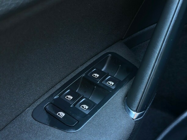 volkswagen-golf-elektrisitet-2019-big-25