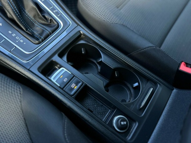 volkswagen-golf-elektrisitet-2019-big-14