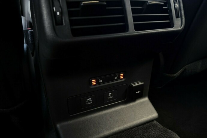 land-rover-range-rover-velar-bensin-2025-big-23