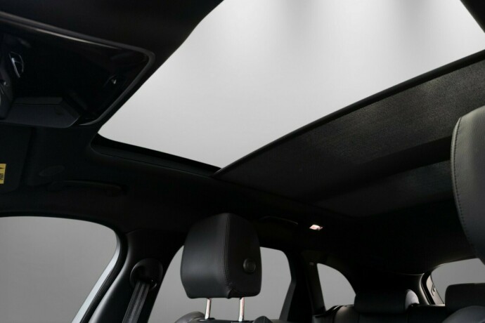 land-rover-range-rover-velar-bensin-2025-big-24