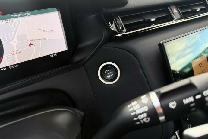 land-rover-range-rover-velar-bensin-2025-big-15