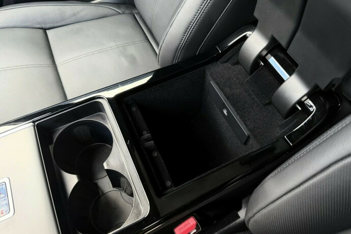 land-rover-range-rover-velar-bensin-2025-big-18