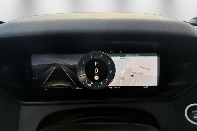 land-rover-range-rover-velar-bensin-2025-big-36