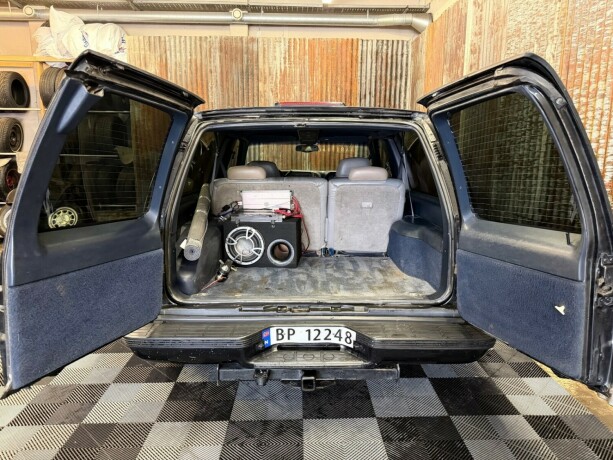 chevrolet-tahoe-bensin-1997-big-36