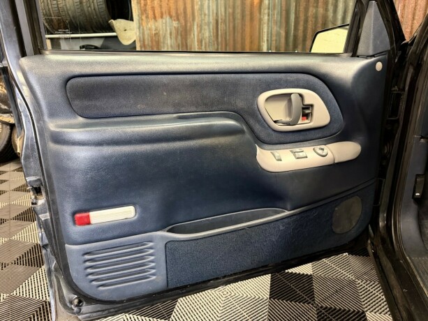 chevrolet-tahoe-bensin-1997-big-23