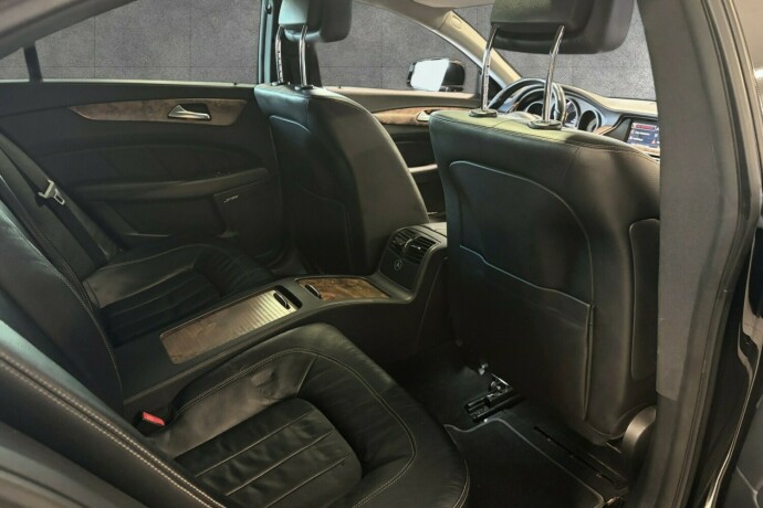 mercedes-benz-cls-diesel-2012-big-28