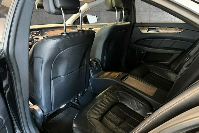 mercedes-benz-cls-diesel-2012-big-25