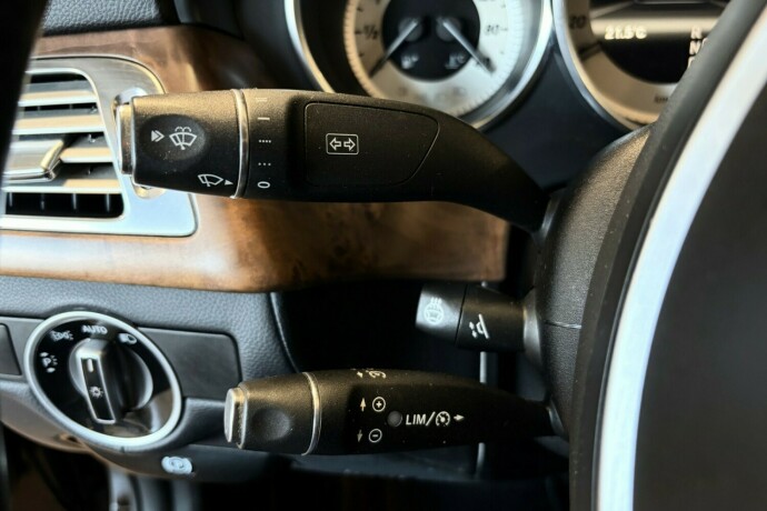 mercedes-benz-cls-diesel-2012-big-21