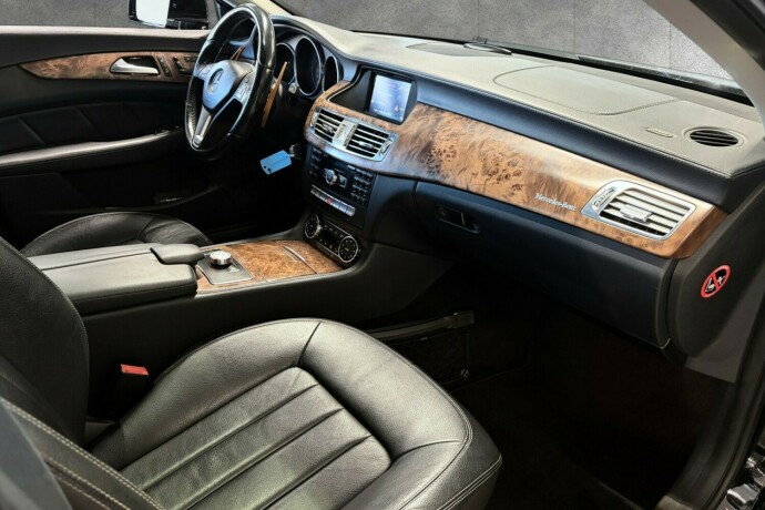 mercedes-benz-cls-diesel-2012-big-30